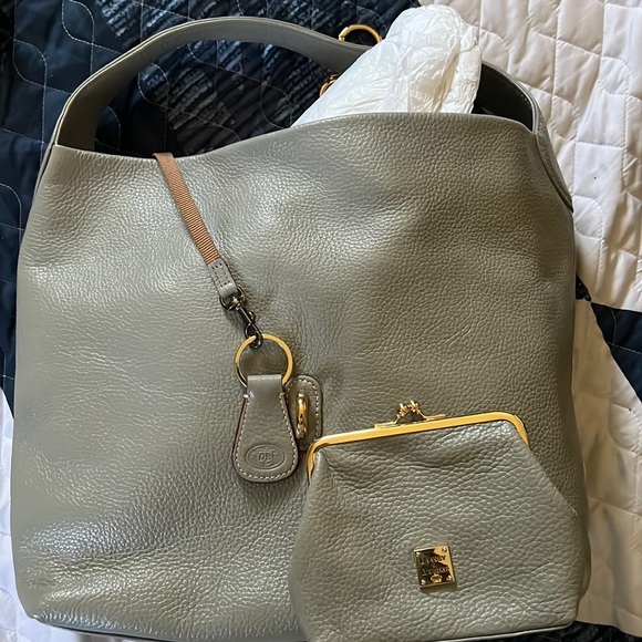 NWOT. Soft pebble leather. Never used. Comes with coin purse and key fob - Picture 2 of 5